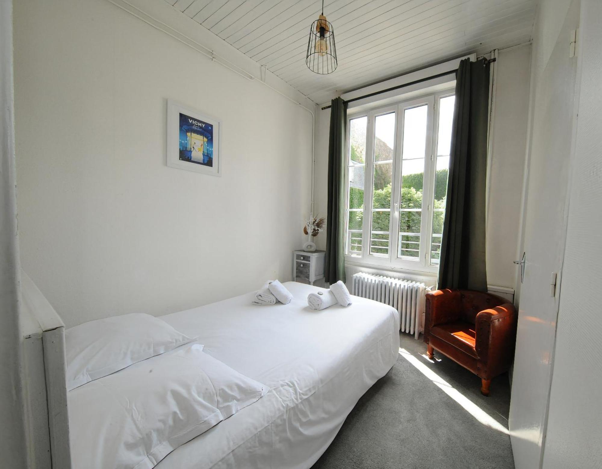 Hotel & Restaurant Le Patio Vichy Bagian luar foto