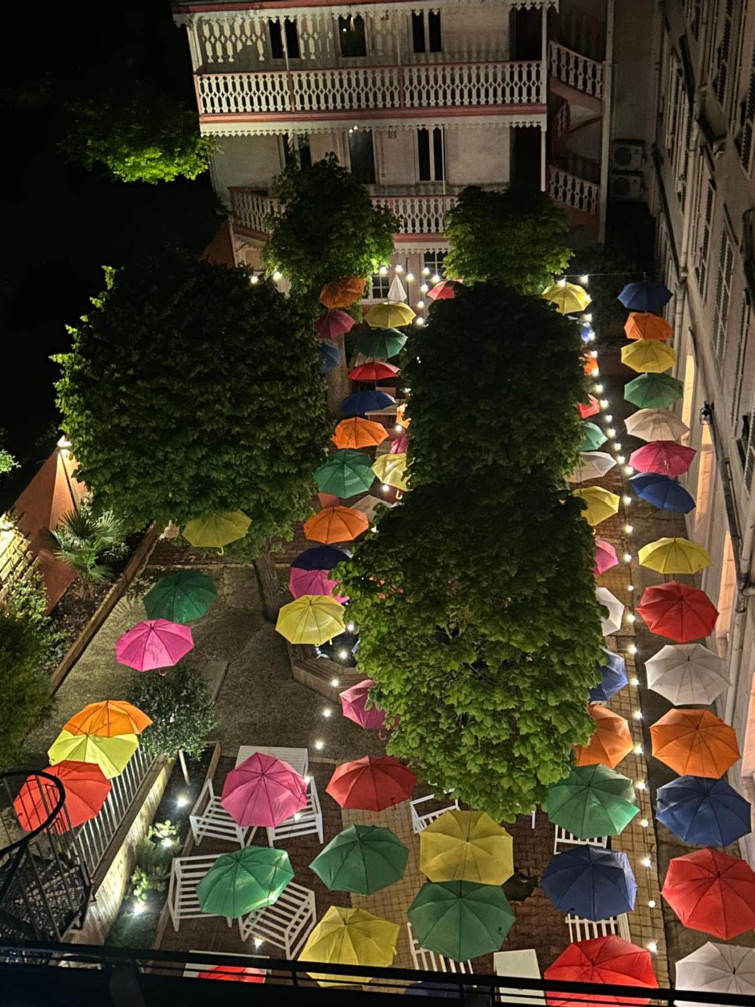 Hotel & Restaurant Le Patio Vichy Bagian luar foto