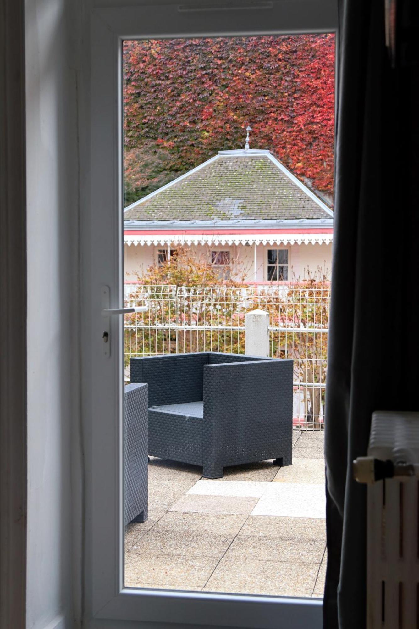 Hotel & Restaurant Le Patio Vichy Bagian luar foto