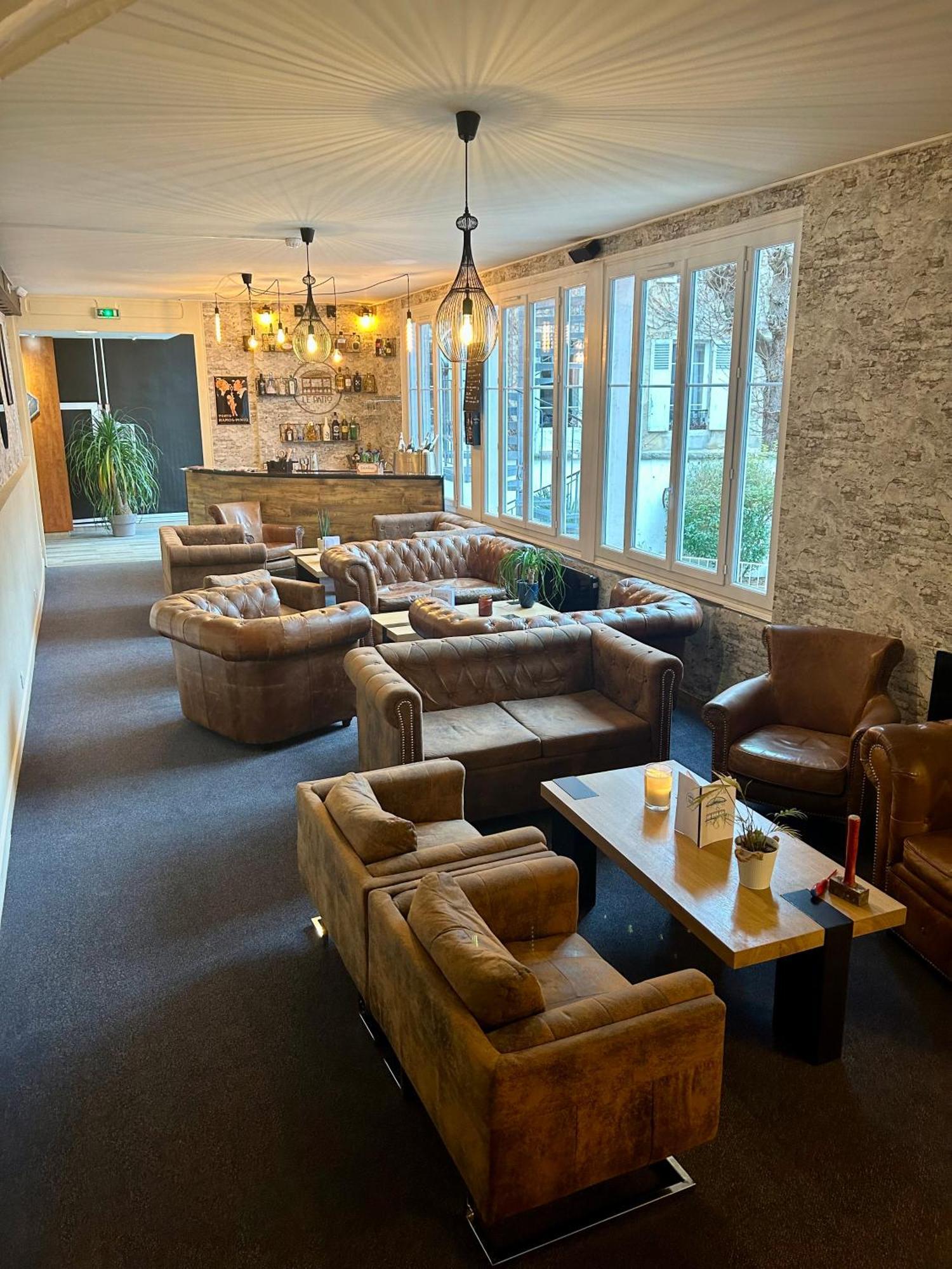 Hotel & Restaurant Le Patio Vichy Bagian luar foto